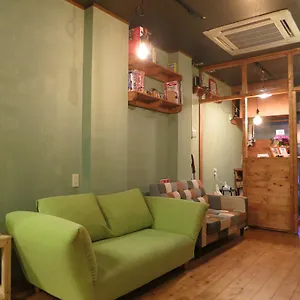 https://no-borders-hostel.hotelshakone.com